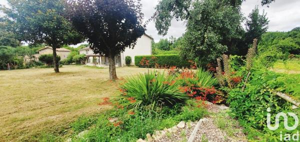 Maison 9 pièces de 225 m² à Melle (79500)