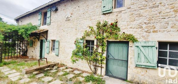 Maison 9 pièces de 225 m² à Melle (79500)