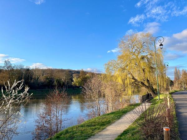 Maison d'Exception à L'Isle-Adam : Charme et Sérénité d'Une Ancienne Ferme