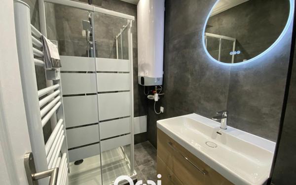 Appartement à vendre    3 pièces • 71,10 m2 Vaux-le-Pénil