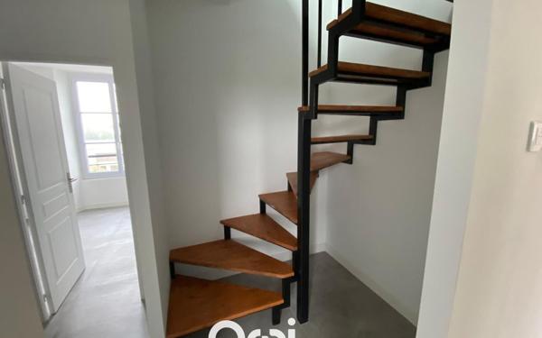 Appartement à vendre    3 pièces • 71,10 m2 Vaux-le-Pénil