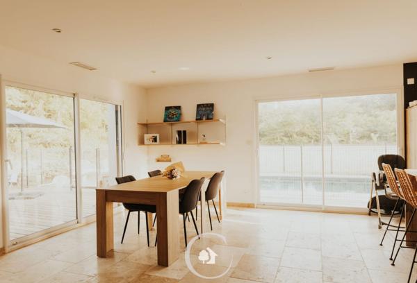MAISON CONTEMPORAINE T4 2022 - 3 CHAMBRES - PISCINE - VUE FO