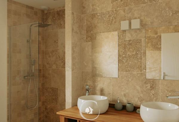 MAISON CONTEMPORAINE T4 2022 - 3 CHAMBRES - PISCINE - VUE FO