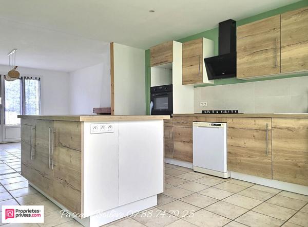 Pavillon 3 chambres avec vie de plain-pied - VERNANTES (49390)