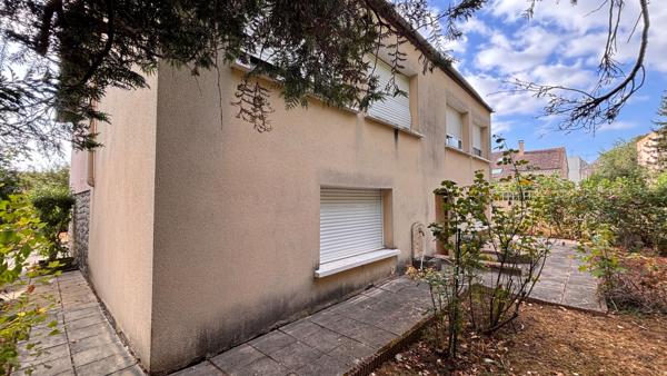 Vaste Maison Familiale de 208m2 habitable à Fort Potentiel