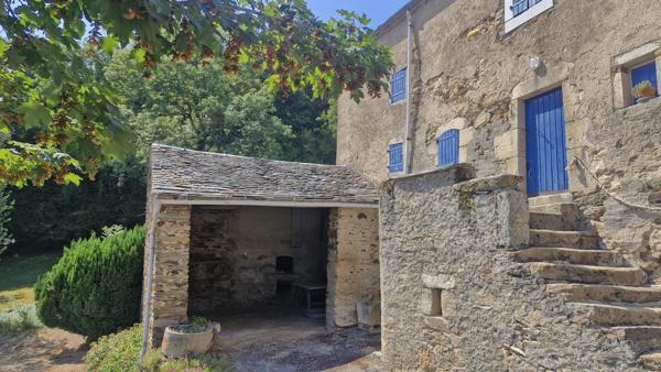 Ensemble immobilier deux habitations et dépendances