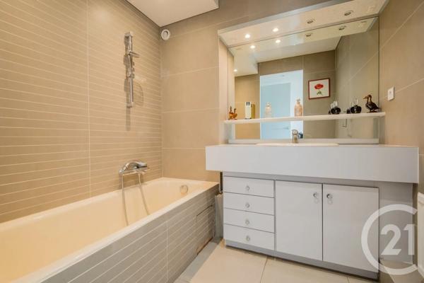 Appartement F3 à vendre  3 pièces - 95,40 m 2   NICE  - 06