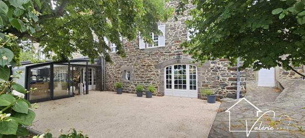 Ensemble immobilier de caractère aux multiples possibilités !