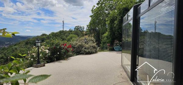Ensemble immobilier de caractère aux multiples possibilités !