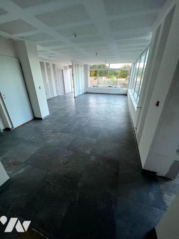 Immeuble de rapport comprenant local commercial avec appartement au dessus