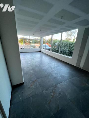 Immeuble de rapport comprenant local commercial avec appartement au dessus