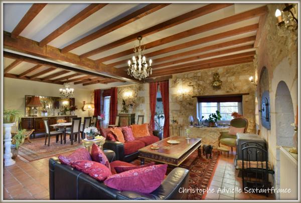 Moulin avec 3 logements, gîte indépendant, granges, piscine sur 4.9 Ha