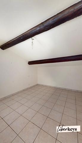 THEZAN-DES-CORBIERES: Appartement T3 de 62m² avec terrasse de 25m²
