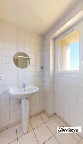 THEZAN-DES-CORBIERES: Appartement T3 de 62m² avec terrasse de 25m²