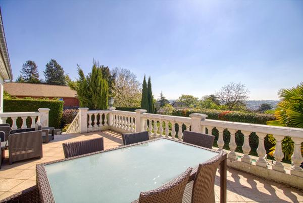 Magnifique Villa 4/5 chambres, piscine, vue dégagée au calme absolu