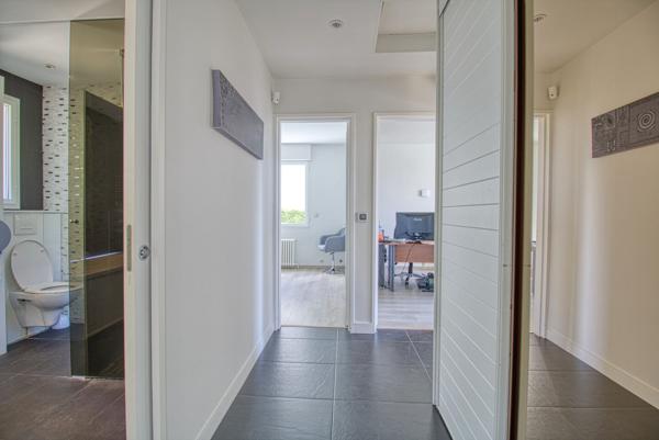 Magnifique Villa 4/5 chambres, piscine, vue dégagée au calme absolu