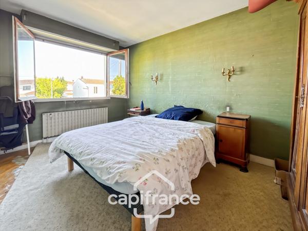 BEGLES (33) proche BORDEAUX, Maison à fort potentiel-jardin-parking