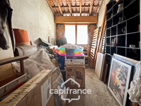 BEGLES (33) proche BORDEAUX, Maison à fort potentiel-jardin-parking