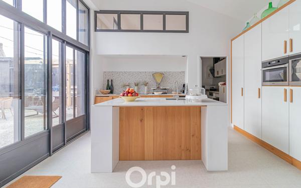 Maison à vendre    9 pièces • 321 m2 Carnac