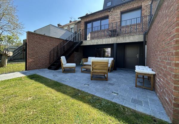 MAGNIFIQUE MAISON AVEC GARAGE DE 55 M2 A 5 MNS DE LA GARE.