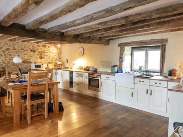 Maison à vendre à Terres-de-Haute-Charente (16270) - Charente