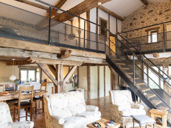 Maison à vendre à Terres-de-Haute-Charente (16270) - Charente