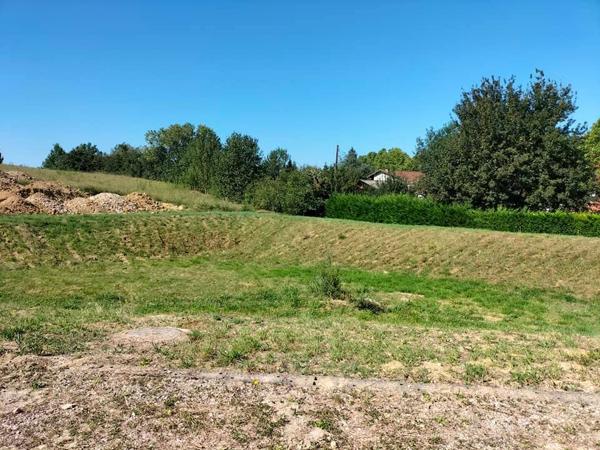 Terrain constructible 1876m² Mauvezin(32120)