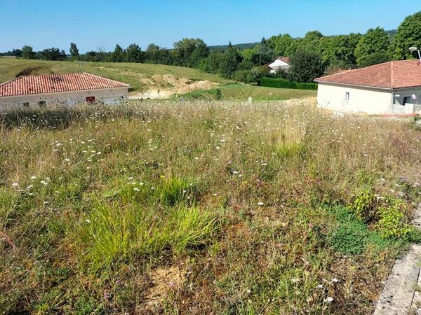 Terrain constructible 1876m² Mauvezin(32120)