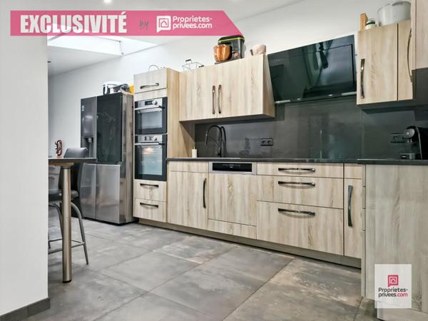 WATTRELOS limite Herseaux, maison de 170m2  avec 3 chambres, bureau, jardin, garage