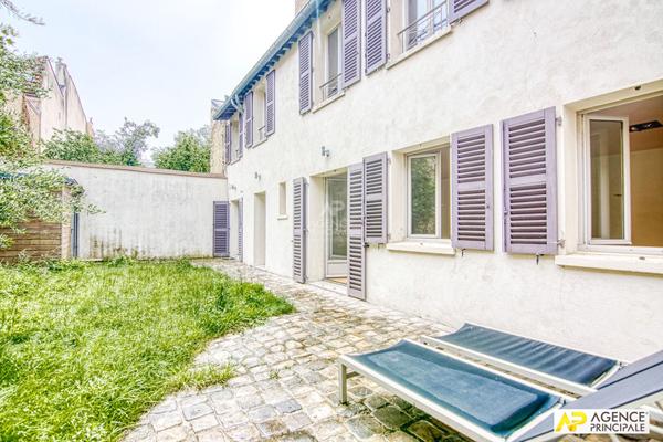 Versailles Notre-Dame Maison ancienne de 5 pièces 113 m² carrez avec jardin de 104 M² €1 200 000 ** - Référence 27702