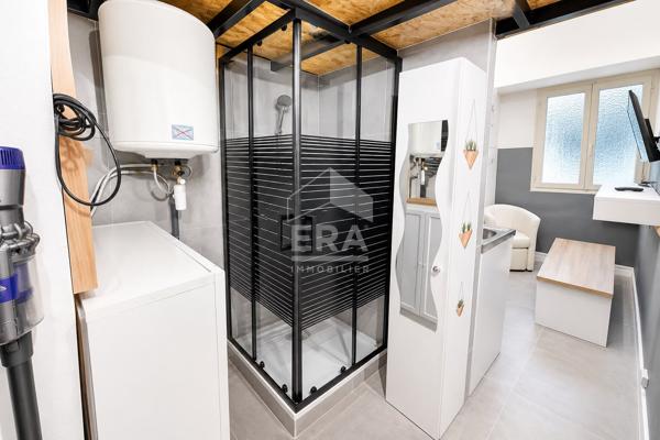 À VENDRE - CHAMBRE DE BONNE - Marseille PERIER 13008