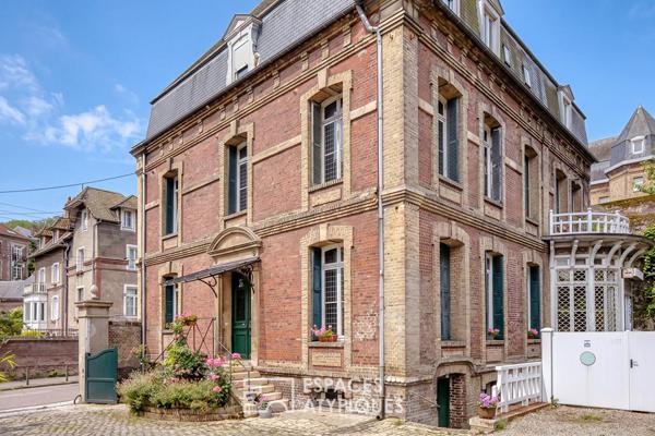 Appartement de charme avec balcon dans une maison de maître