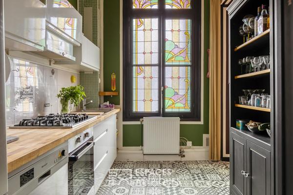 Appartement de charme avec balcon dans une maison de maître