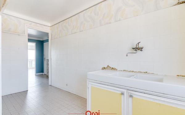 Appartement à vendre    3 pièces • 73 m2 Marseille 4