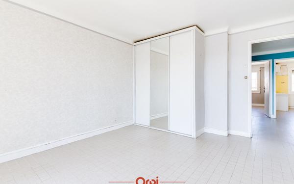 Appartement à vendre    3 pièces • 73 m2 Marseille 4