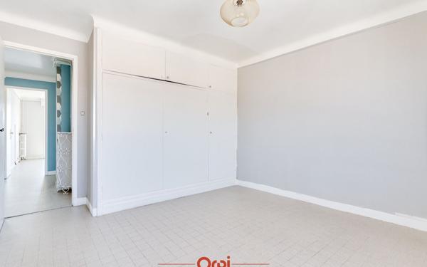 Appartement à vendre    3 pièces • 73 m2 Marseille 4