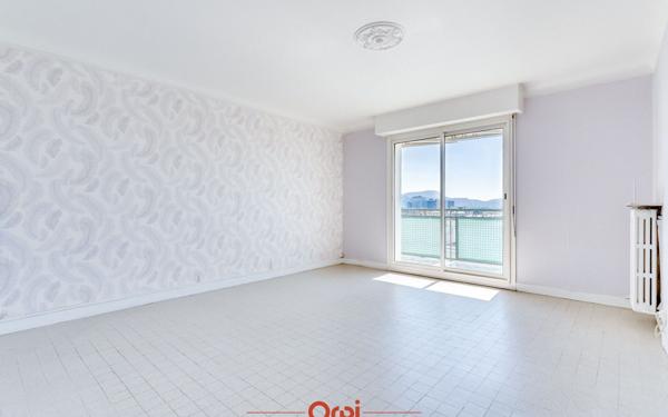 Appartement à vendre    3 pièces • 73 m2 Marseille 4