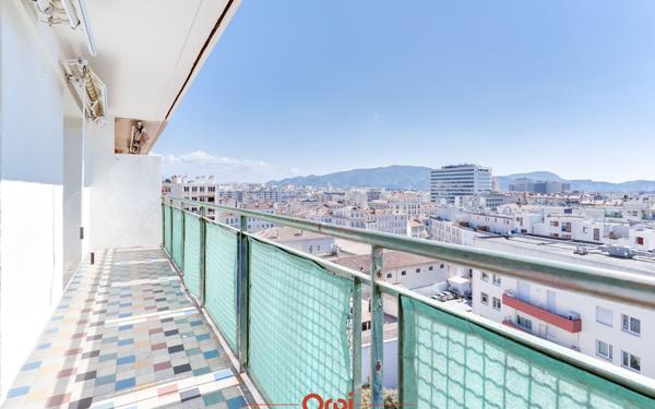 Appartement à vendre    3 pièces • 73 m2 Marseille 4