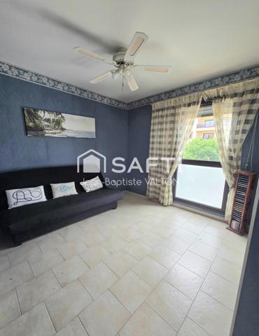Appartement T3 ascenseur, terrasse, et parking privatif à 5mn à pied des plages et du port de Sanary