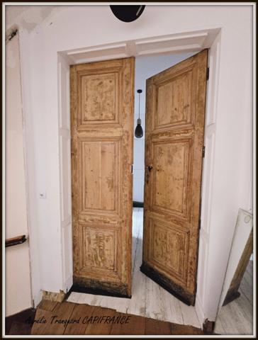 Dpt Charente Maritime (17), à vendre SAINT JEAN D'ANGELY immeuble 270m² avec 3 logements + garage