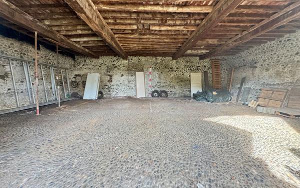 Maison à vendre    2 pièces • 216 m2 Jurançon