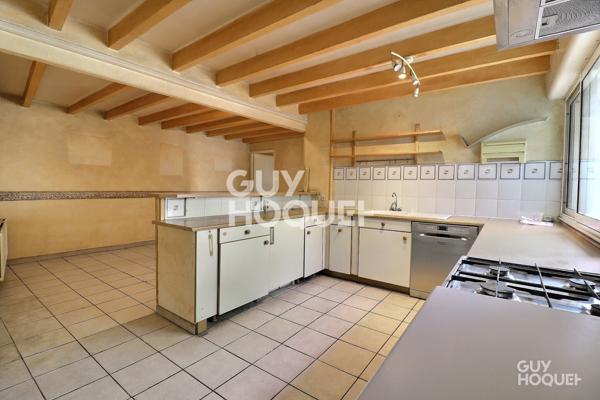 MAISON À VENDRE DE 7 PIÈCES DE 290,00 M²