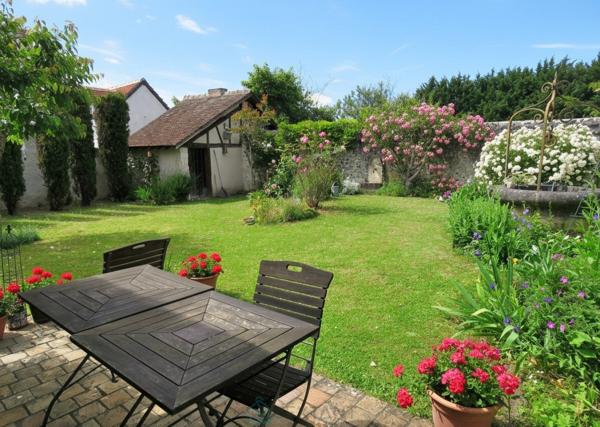 DEMEURE DE CHARME 214 m² – JARDIN PAYSAGÉ – POSSIBILITÉ GÎTE