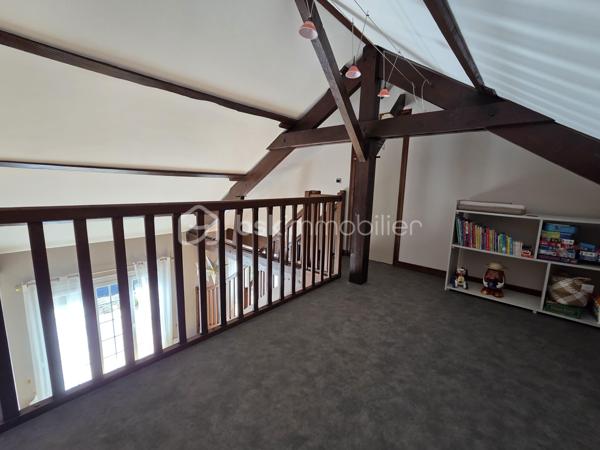 Pavillon sur sous-sol de 168 m² à Saint-Léger-des-Vignes
Amoureux des jolis coins de campagne, sans aucun vis-à-vis, à seulement 2 minutes des commodités, nous vous présentons ce magnifique pavillon sur sous-sol construit en 1978, d'une surface habitable de 168 m², implanté sur un terrain de 1 105 m². Il propose 5 pièces dont 4 chambres, réparties comme suit : entrée, salon séjour, cuisine indépendante,  aménagée et équipée, WC, salle de bain, deux chambres en rez-de-chaussée,  palier et suite parentale avec salle d'eau et wc privatifs, ainsi qu'une buanderie, un cellier cave, un grand garage et une chambre en sous-sol.
Dès l'entrée, vous accédez à un beau séjour-salon de 49 m² baigné de lumière, avec sa cheminée à foyer ouvert pour les soirées d'hiver. Cette maison propose une cuisine de 13 m² indépendant, aménagée et équipée, 
Le rez-de-chaussée se complète d'un WC indépendant, d'une salle de bain et de deux chambres de 11 zt 15m², 
À l'étage, le palier dessert une mezzanine de 11 m², puis une spacieuse chambre parentale de 30 m² avec sa propre salle d'eau avec wc intégré.
En sous-sol, vous profitez d'un grand garage de 42m², d'une buanderie de 20m², d'un cellier cave et d'une chambre de 14m².
Les sols se déclinent en carrelage, parquet chêne authentique et parquet stratifié au rez-de-chaussée et en parquet ou lino à l'étage. La toiture est en tuile mécanique terre cuite.
Côté extérieur, profitez d'une belle terrasse de 23m², d'un grand terrain arboré, ainsi que d'un espace piscinable pour concrétiser votre éventuel projet de piscine. 
Les plus de cette maison : son emplacement calme en pleine campagne sans vis-à-vis, ses grands volumes de pièces, dont son salon séjour de 49m² avec sa cheminée à foyer ouvert, sa suite parentale à l'étage et son terrain piscinable.

Des photos supplémentaires sont disponibles sur BSK IMMOBILIER, rubrique Nos conseillers, Olivier FRESLON.
Pour tout renseignement complémentaire ou pour une visite, contactez-moi au 07.62.78.13.13.

Ne passez pas à côté de cette opportunité à Saint-Léger-des-Vignes, contactez-moi rapidement pour une visite !