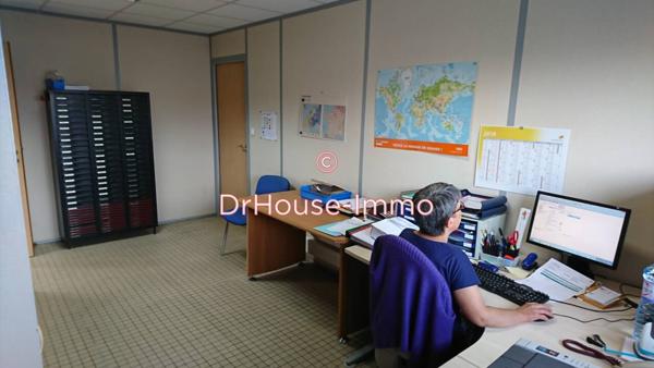 Bureau à vendre 15 pièces de 2 225 m²