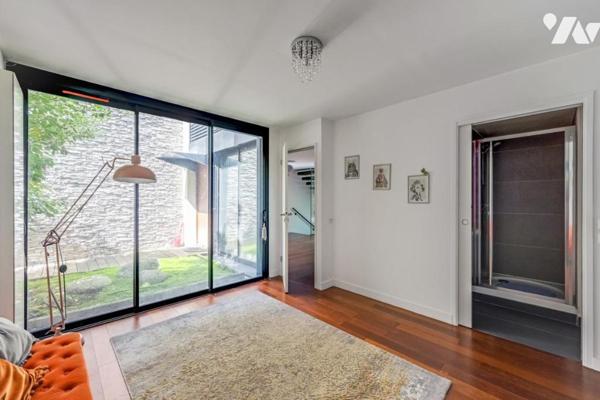 Maison 5 chambres et 4 parkings