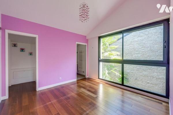 Maison 5 chambres et 4 parkings