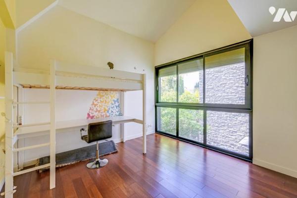 Maison 5 chambres et 4 parkings