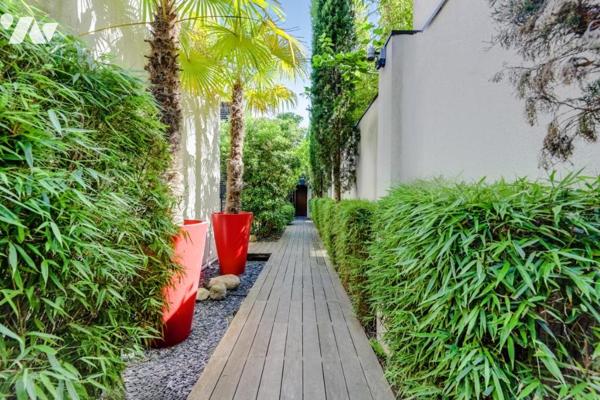 Maison 5 chambres et 4 parkings