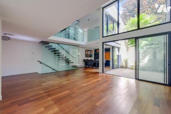 Maison 5 chambres et 4 parkings
